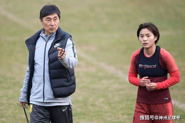 小雷称赞布伦特福德表现出色，桑加雷首秀给人惊艳印象
